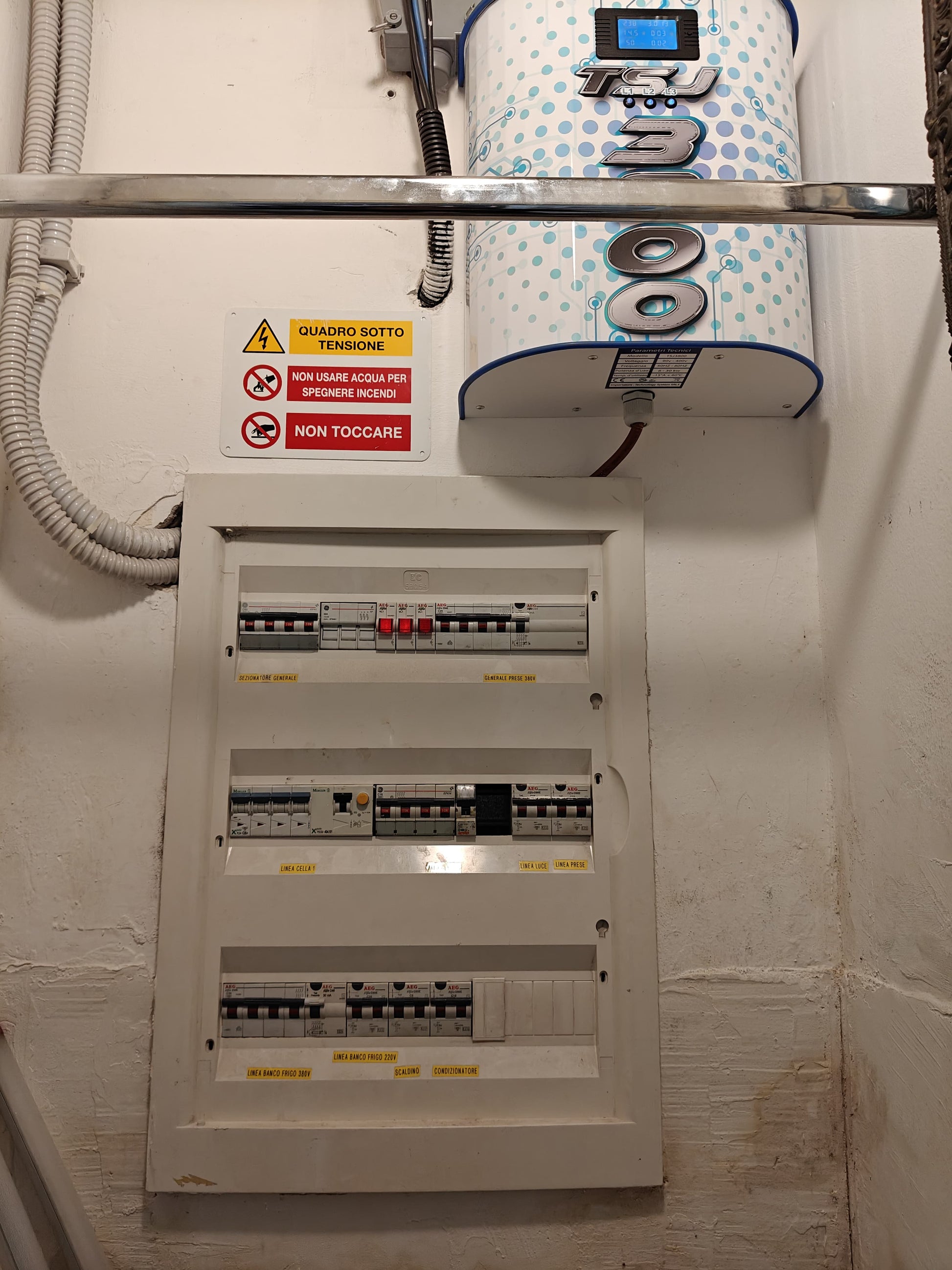 TSJ3800 – Smart Energy Saver for Small Businesses and Homes (Up to 30kW)